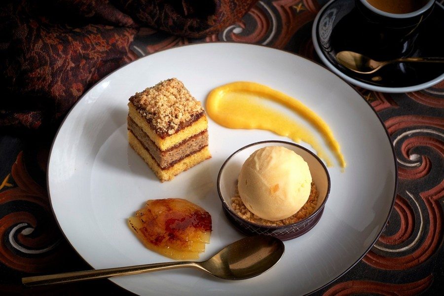 Hong Kong desserts Lapis Surabaya at Kaum