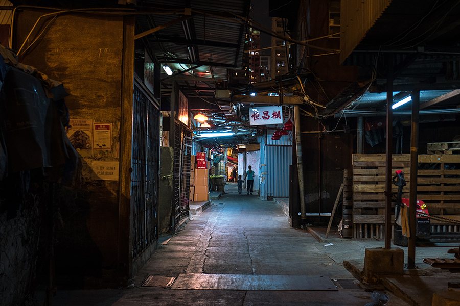 Yau Ma Tei fruit market night walks in Hong Kong photo essay