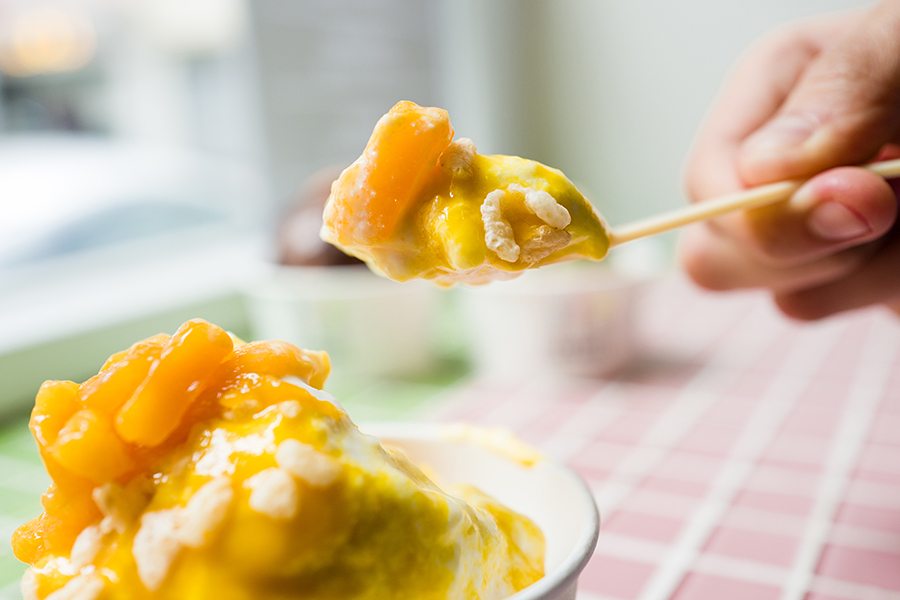 Lab Made Hong Kong nitrogen ice cream vegan thai mango coconut sticky rice