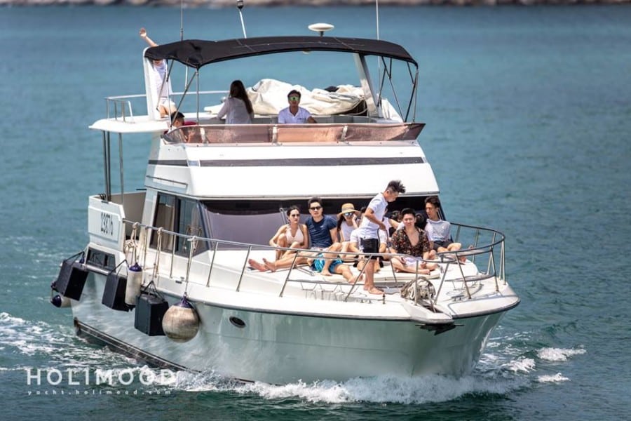 Yacht Holimood All Day Cruise Yacht exterior