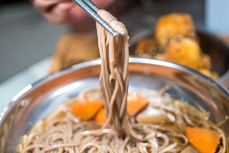 Bobsang Tsing Yi vegan vegetarian restaurant Korean soba noodles