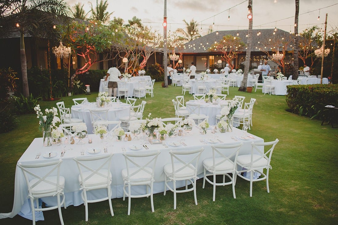 Garden reception | Real wedding: Julie and Toby's breezy, cliff-top villa wedding in Bali