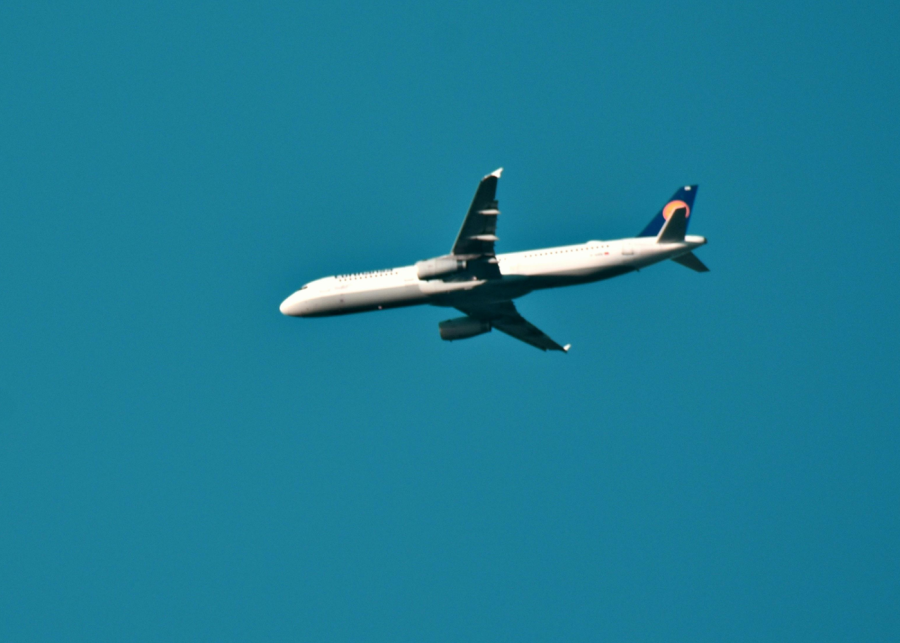 where to stay in osaka | plane flying to japan