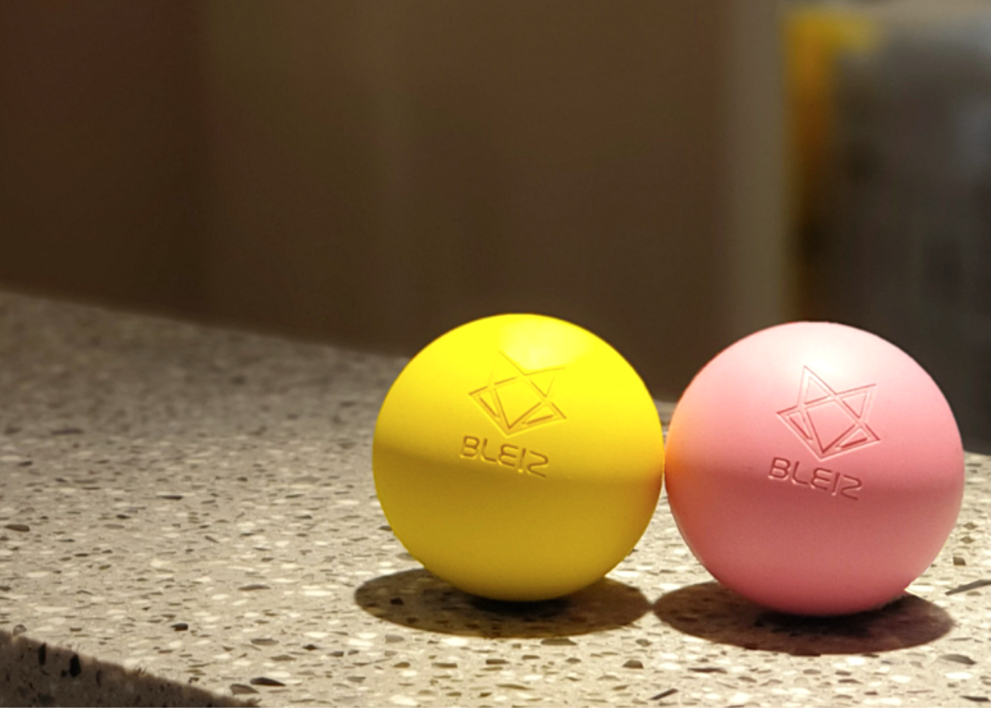 Massage balls: Stretching exercises and tutorials for pain relief