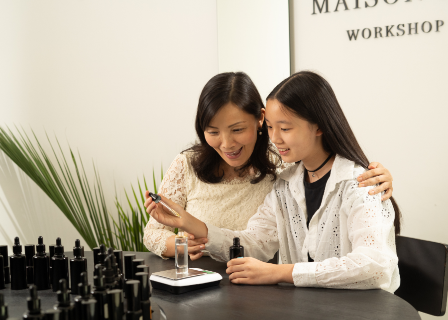 maison-21g-perfume-making-workshop