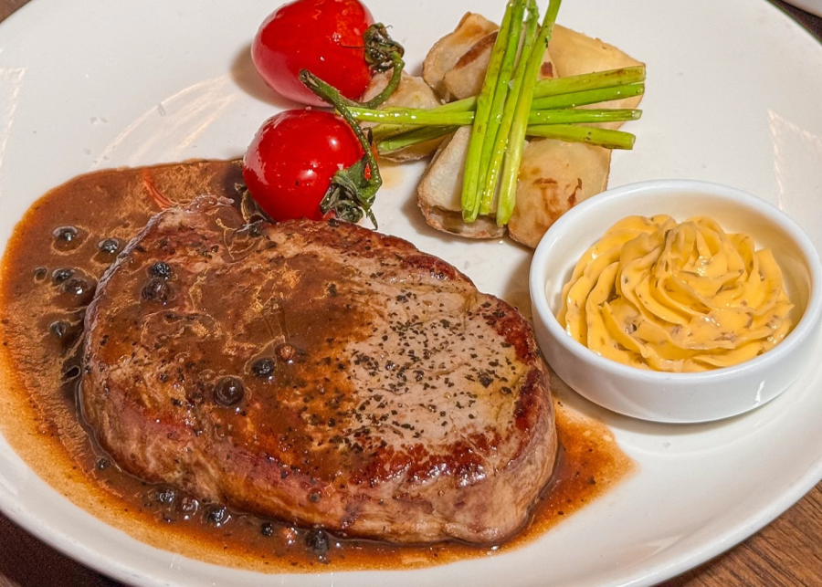 Royz et Vouz Best Halal Restaurant in Singapore