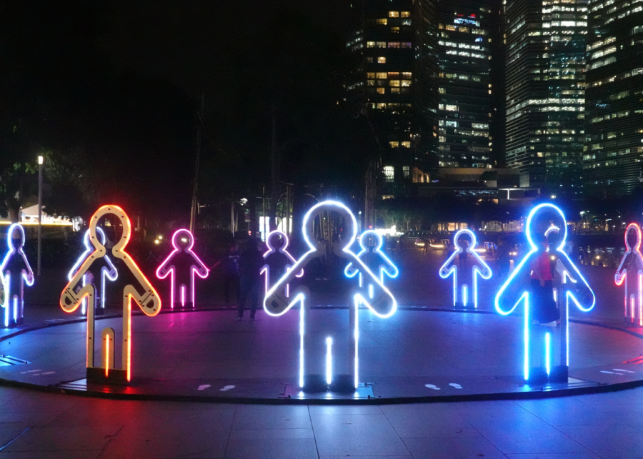 i light singapore 2025 | embrace light installation